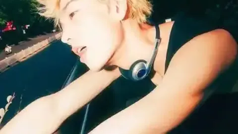 “迈阿密公开赛女单八强激战：郑钦文挑战萨巴伦卡，伊埃拉对战斯瓦泰克”